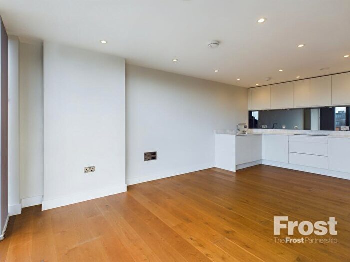 2 Bedroom Apartment To Rent In Marsham House, Station Road, Gerrards Cross, Buckinghamshire, SL9