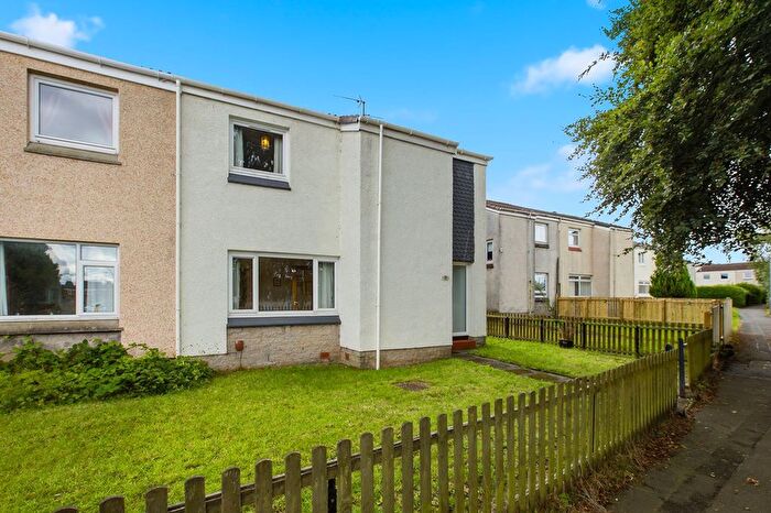 3 Bedroom Semi-detached House For Sale In Plover Place, Johnstone, PA5