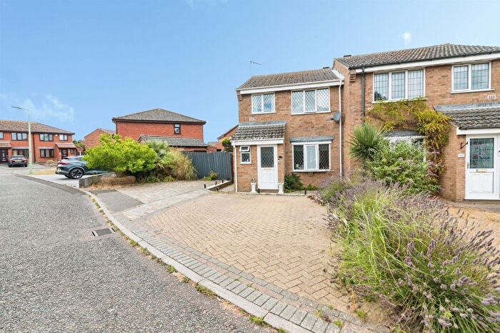 3 Bedroom Semi-Detached House For Sale In Fortress Road, Carlton Colville, Lowestoft, NR33