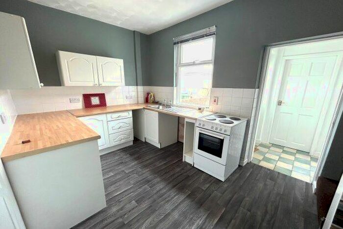2 Bedroom Terraced House To Rent In High Street, Wakefield, WF4