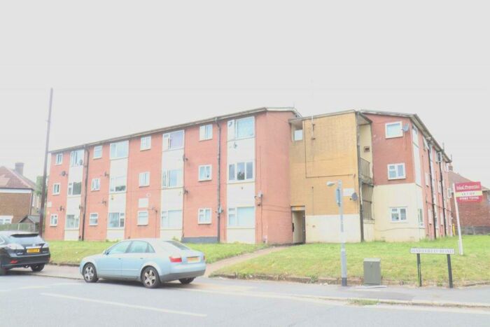 1 Bedroom Flat To Rent In Harefield Court, LU1