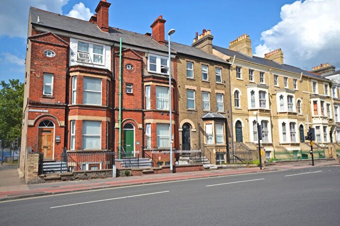 8 Bedroom Town House For Sale In Chesterton Road, Cambridge, CB4