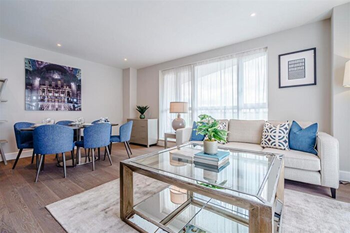 2 Bedroom Apartment To Rent In Westferry Circus, London, E14