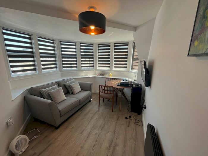 1 Bedroom Flat To Rent In The Tralee, - St Michaels Road, Bournemouth, BH2