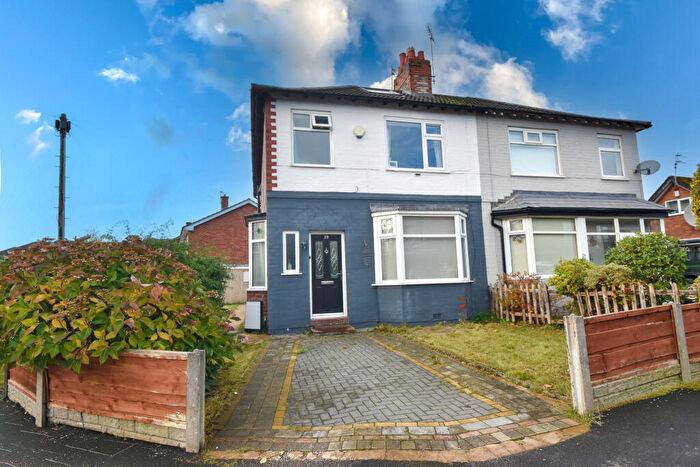 3 Bedroom Semi-Detached House For Sale In Malvern Avenue, Urmston, M41