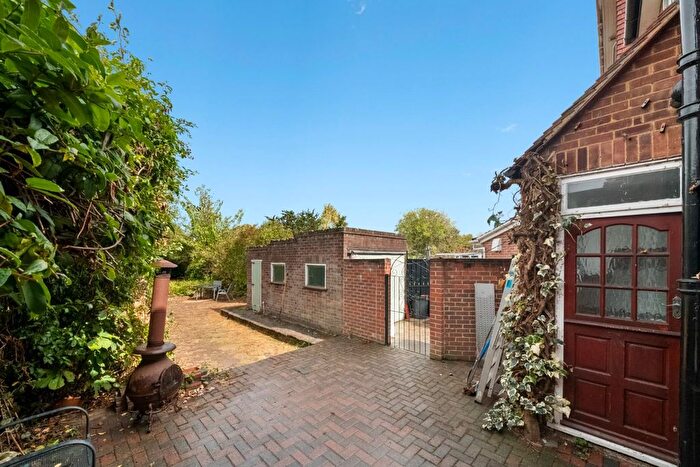 3 Bedroom Property For Sale In Stirling Road, Hayes, UB3