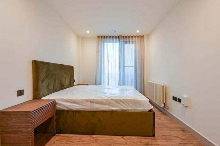 2 Bedroom Flat To Rent In The Eades, Selborne Road, Walthamstow, E17