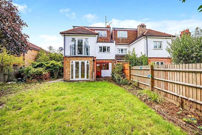 2 Bedroom Maisonette To Rent In Monmouth Road, Watford, Hertfordshire, WD17