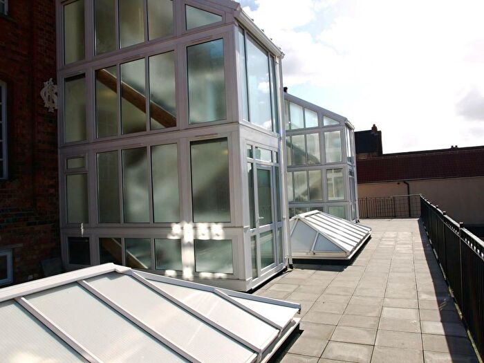 2 Bedroom Flat To Rent In King Street, Kettering, NN16