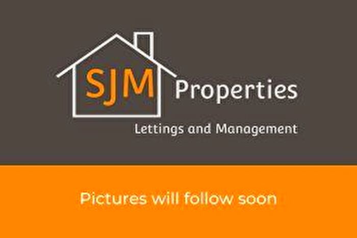 3 Bedroom Flat To Rent In Belvedere Court, North Street, Wellington, TA21