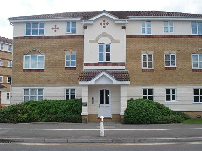 2 Bedroom Flat To Rent In Richards Way, SL1