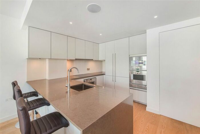 2 Bedroom Flat To Rent In Wellington House, Buckingham Gate, St James's Park, London, SW1E