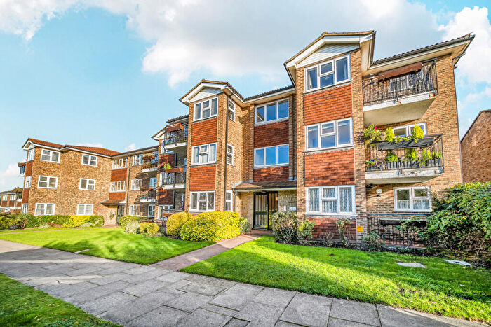 2 Bedroom Apartment For Sale In Station Road, Sidcup, DA15