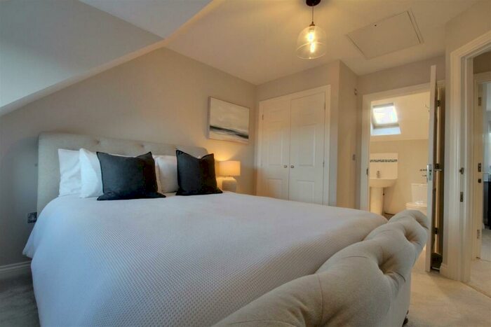 4 Bedroom Terraced House To Rent In Gosport Street, Lymington, SO41