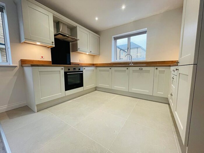 3 Bedroom Semi-Detached House To Rent In Saddle Close, BD2
