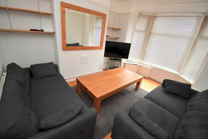 5 Bedroom Property To Rent In Filey Road, Fallowfield, Manchester M14