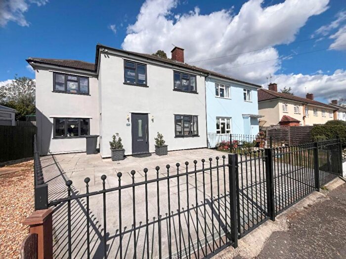 5 Bedroom Semi-Detached House For Sale In Daventry Gardens, Romford, RM3