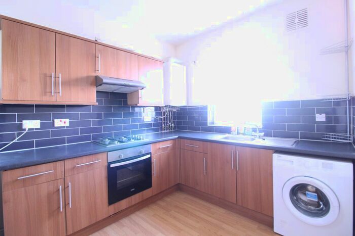 1 Bedroom Flat To Rent In Hoe Street, Walthamstow, E17