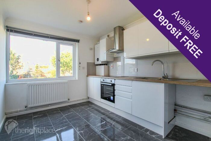 2 Bedroom Maisonette To Rent In Stowe Court, Stantonbury, Milton Keynes, MK14