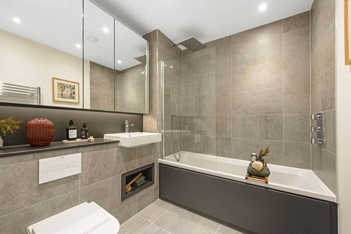 3 Bedroom Flat For Sale In Colindale Gardens, Colindale, NW9