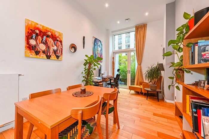 2 Bedroom Flat To Rent In Casbeard Street, Finsbury Park, London, N4