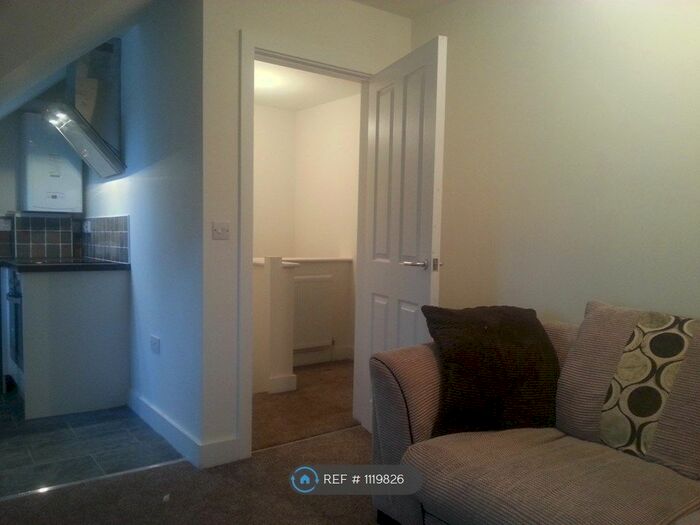 1 Bedroom Flat To Rent In Boscombe, Bournemouth BH1