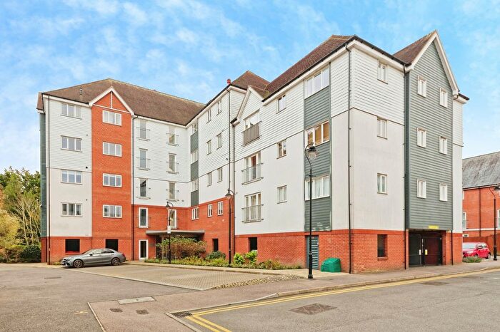 2 Bedroom Flat For Sale In Westwood Drive, Canterbury, Kent, CT2
