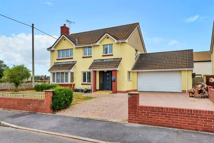4 Bedroom Detached House For Sale In Churchlands, Bow, Crediton, EX17
