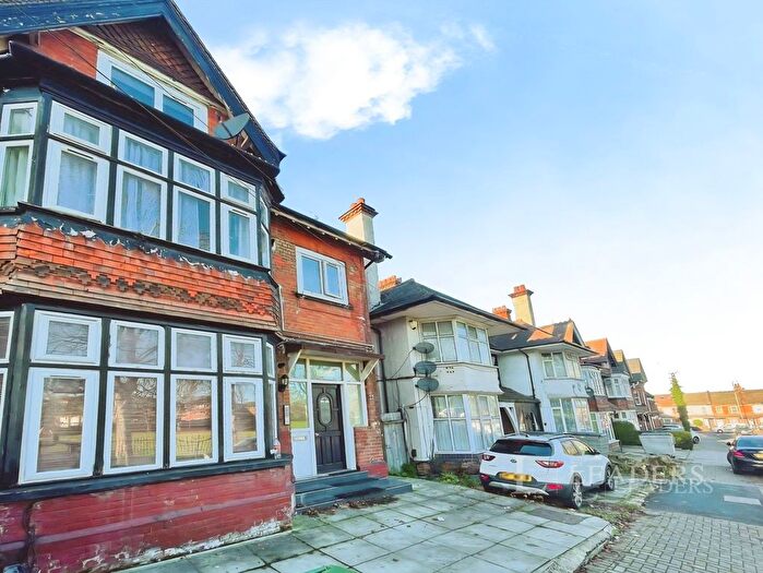 1 Bedroom Studio To Rent In Brantwood Road, Luton, Bedfordshire, LU1