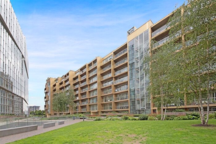 3 Bedroom Flat To Rent In Oakley House, Electric Boulevard, SW11