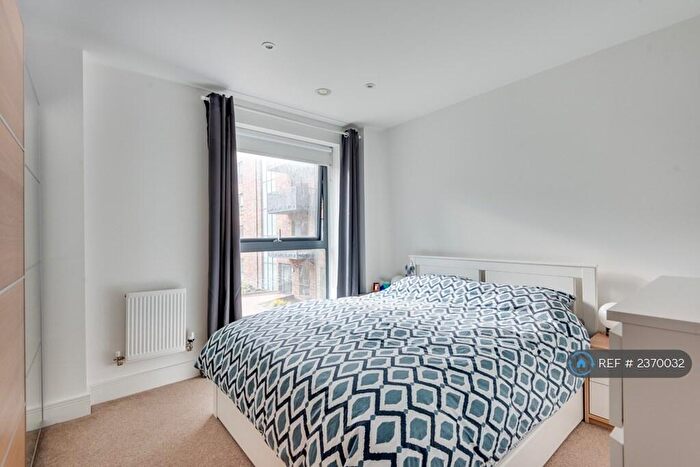 1 Bedroom Flat To Rent In Leven Road, London, E14