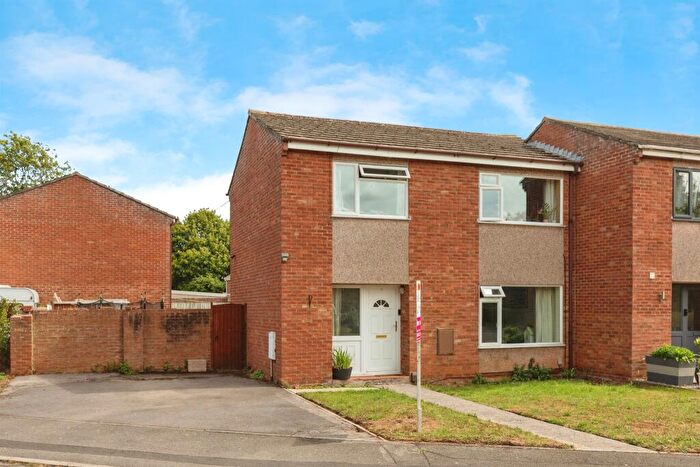 3 Bedroom End Of Terrace House For Sale In Celestine Road, Yate, Bristol, BS37