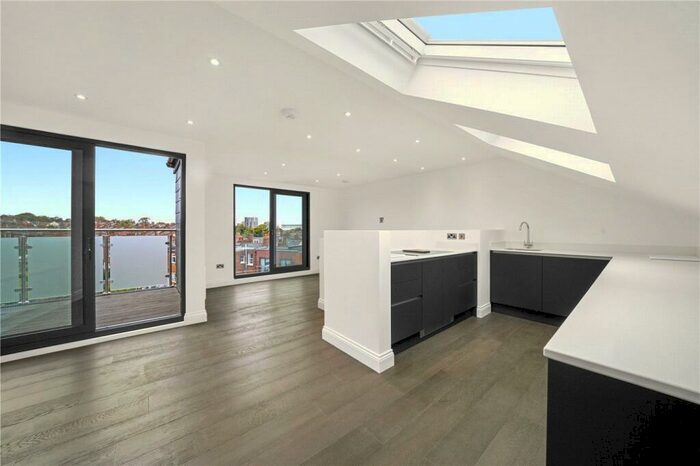 3 Bedroom Apartment To Rent In Weston Park, London, N8