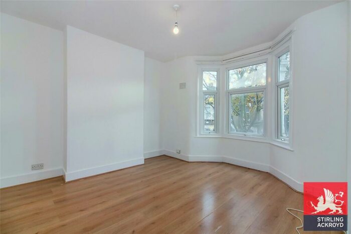 2 Bedroom Apartment To Rent In Cambus Road, London, E16