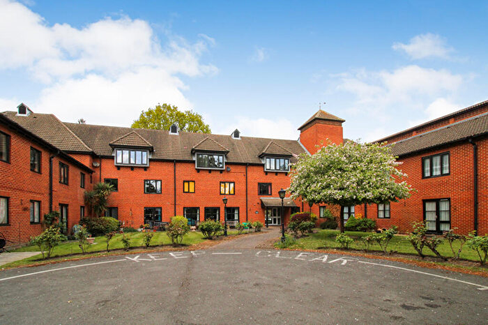 1 Bedroom Apartment For Sale In Farley Court, Church Road East, Farnborough, Hampshire, GU14
