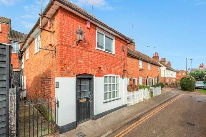 2 Bedroom Cottage To Rent In Mimram Road, Welwyn, AL6