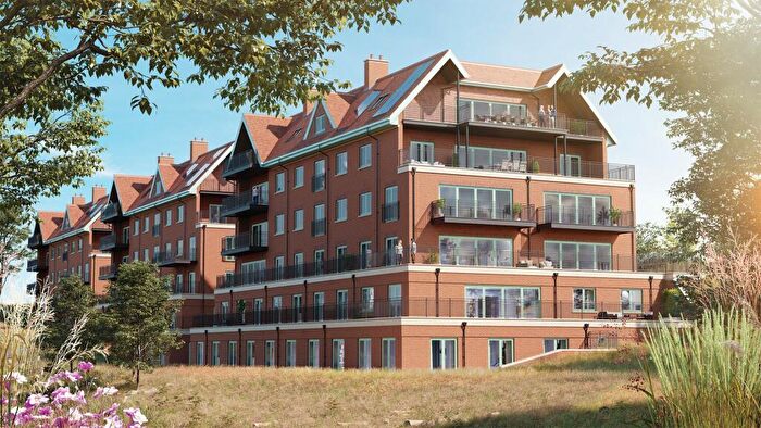 3 Bedroom Apartment For Sale In Kings Drive, Midhurst, GU29