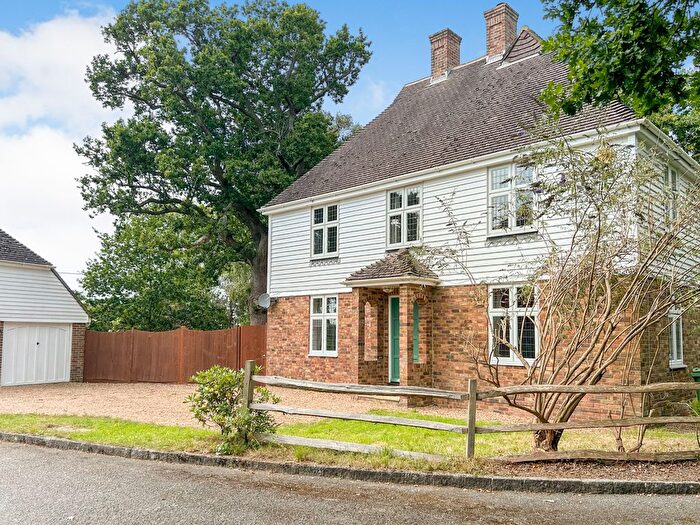 5 Bedroom Detached House To Rent In The Acorns, Stonegate, Wadhurst, TN5