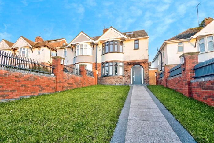 4 Bedroom Semi Detached House For Sale In Kettering Road, Northampton, NN3