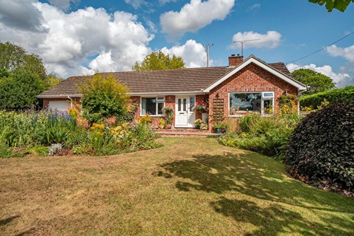4 Bedroom Detached Bungalow For Sale In Holt Lane, Tangley, SP11