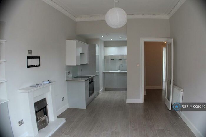 1 Bedroom Flat To Rent In Strathyre Street, Glasgow, G41