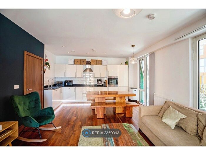 2 Bedroom Flat To Rent In Brunel House, London, SE10