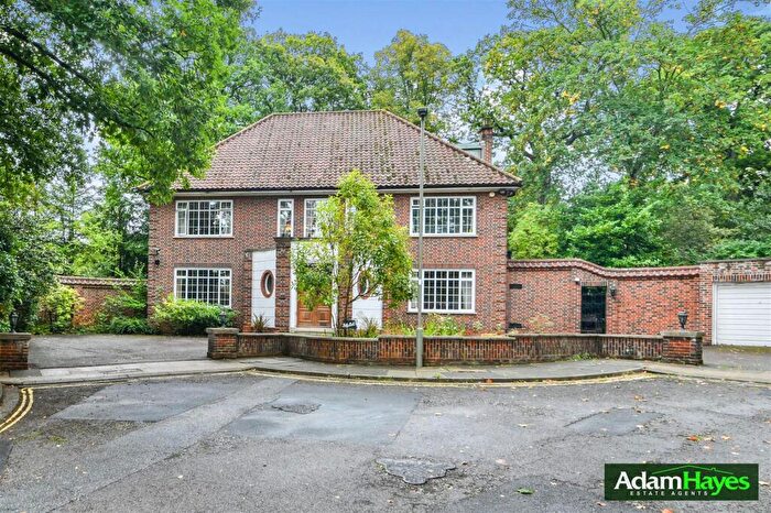 5 Bedroom Detached House For Sale In Canons Close, East Finchley, N2