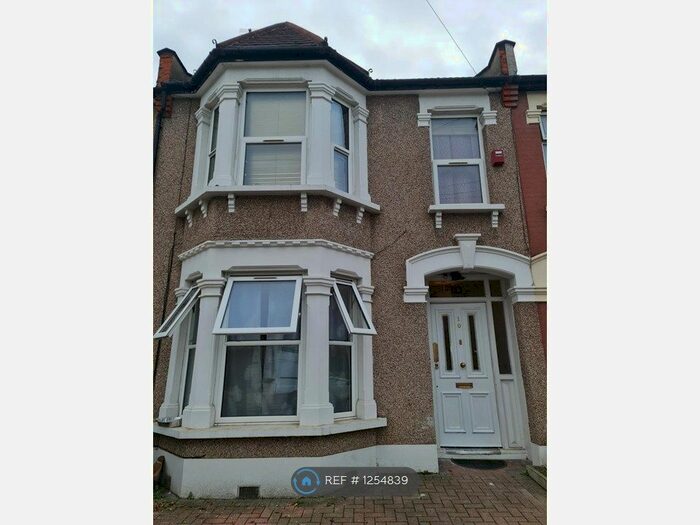 3 Bedroom Terraced House To Rent In Elmstead Road, Ilford IG3