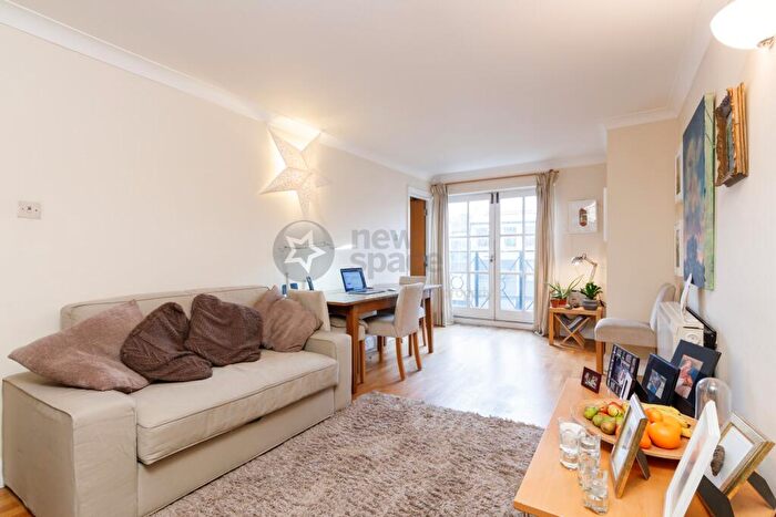 1 Bedroom Flat To Rent In Alan House, Saffron Hill, Clerkenwell, EC1N