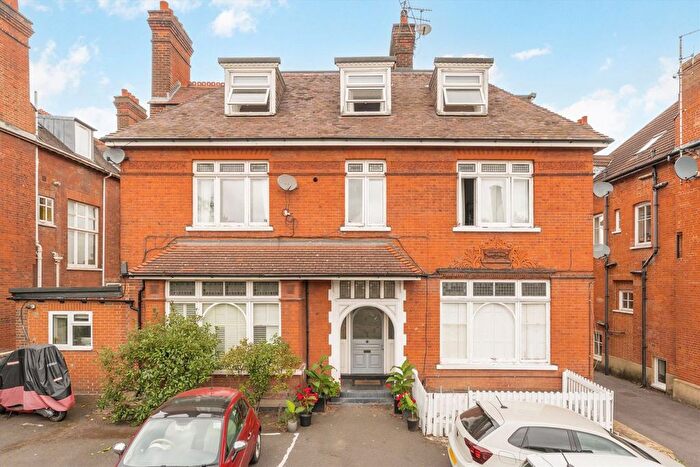 2 Bedroom Flat For Sale In West Hill, Putney, SW15