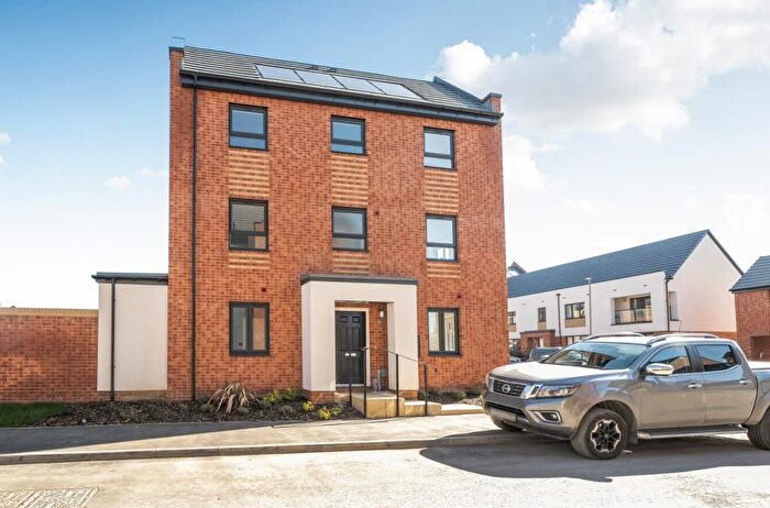 3 Bedroom Semi Detached House To Rent In Abbey Fields, Abingdon, OX14