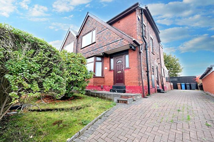 3 Bedroom Semi-Detached House For Sale In Burnside Avenue, Salford, M6