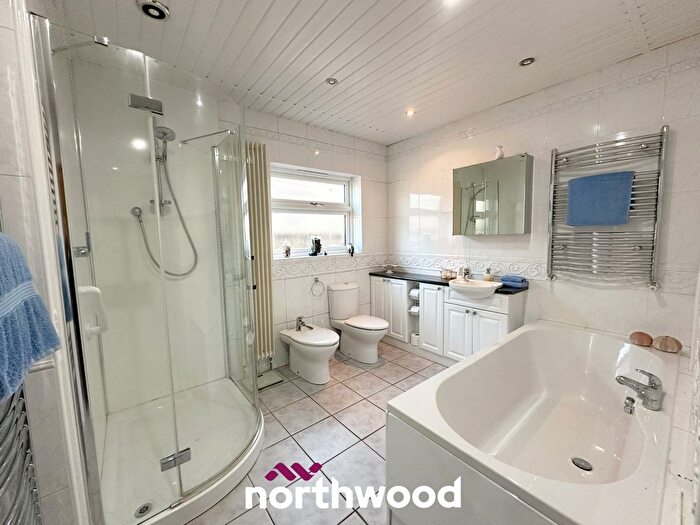 3 Bedroom Bungalow For Sale In High Street, Dunsville, Doncaster, DN7