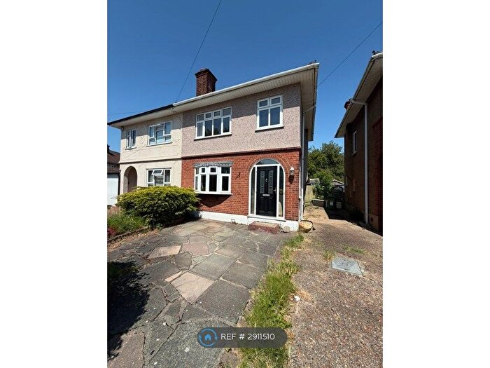3 Bedroom Semi-Detached House To Rent In Larchwood Avenue, Romford, RM5